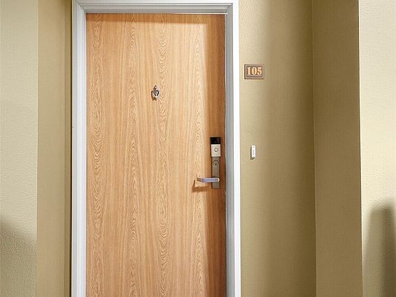 4th image of 512 Darby Drive #105