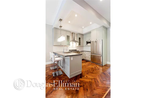 Sold by Douglas Elliman | media 27