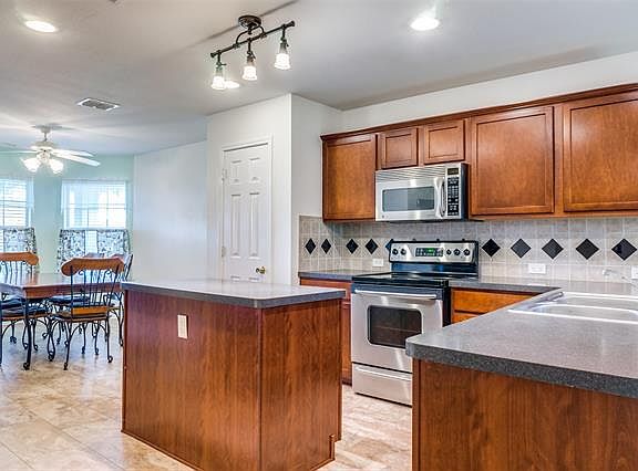 4th image of 2053 Wildwood Dr
