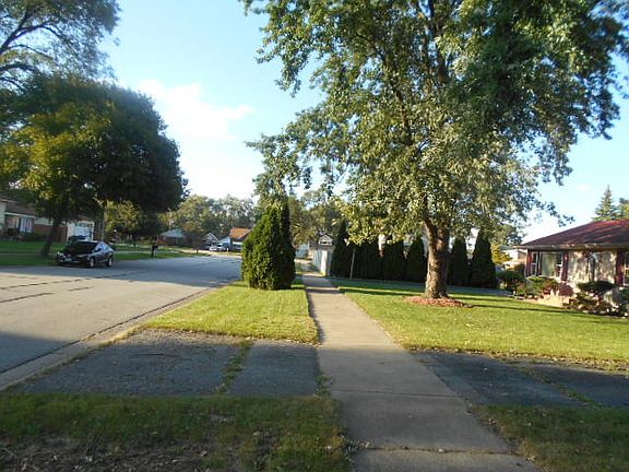 5th image of 8723 S Moody Ave