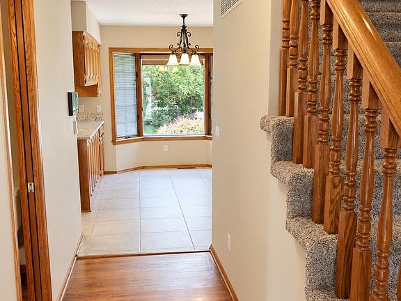4th image of 4831 S 72nd St