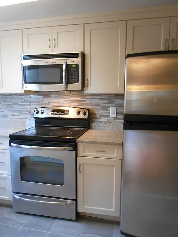 4 bed, 1581 sqft, $5,500 — Photo 2