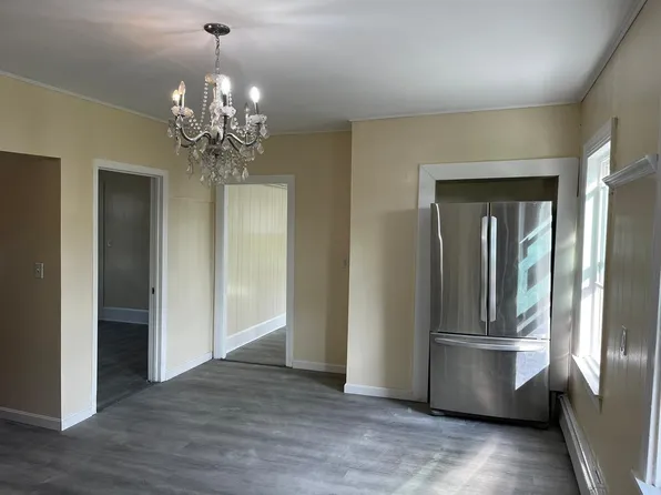10 Willow St Floor 3, Lawrence, MA 01841