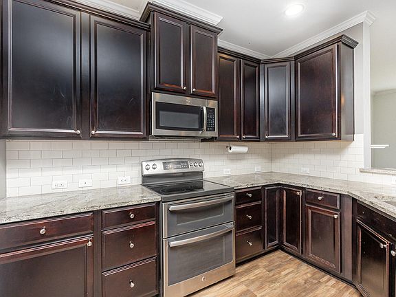 5th image of 1329 Alemany St