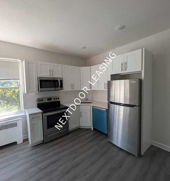 1st image of 824 Avenue C #B3m
