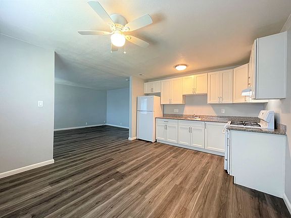 4th image of 613 Camanche Ln #21