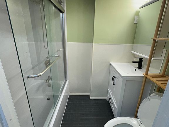 3rd image of 2104 Oxford Pl #1