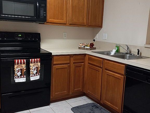 5th image of 6106 Maggies Cir Unit 116