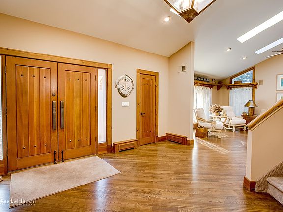 2nd image of 28 Greenwood Ln