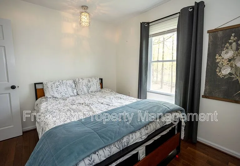 6197 Edwards Dr — Photo 29