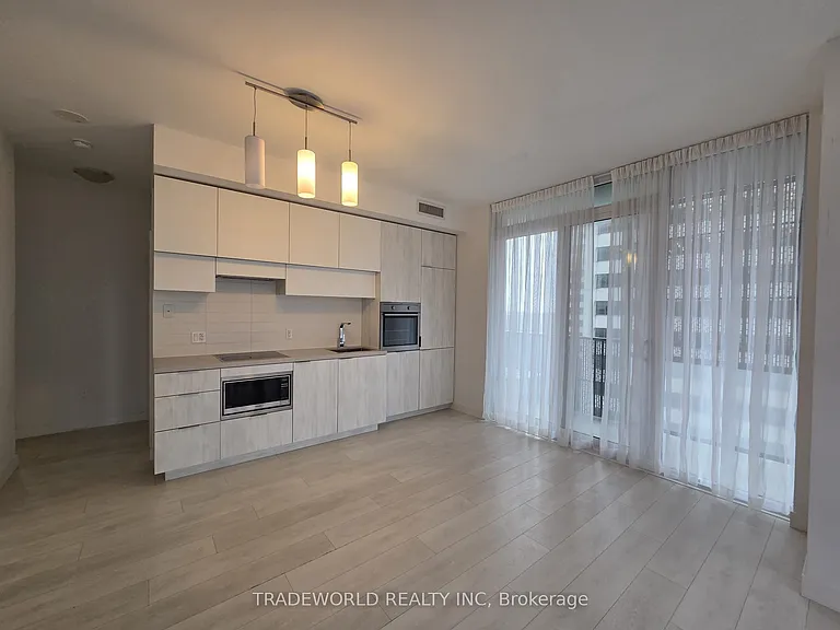 8 Eglinton Ave E #805 — Photo 4