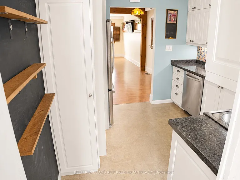 98 Foxwell St — Photo 9