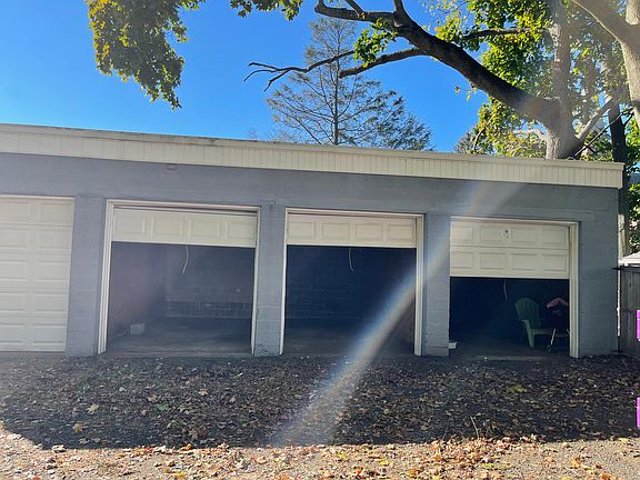 total of 4 garages, renting the 3 opened garages. the middle 2 are connected, can be rent out together for $375. Right most garage is independent