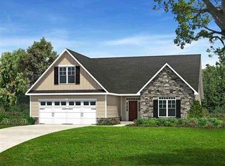 220 N Brackenfern Ln, Southern Pines, NC 28387