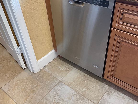 5th image of 239 SE 1st Ave Unit 2