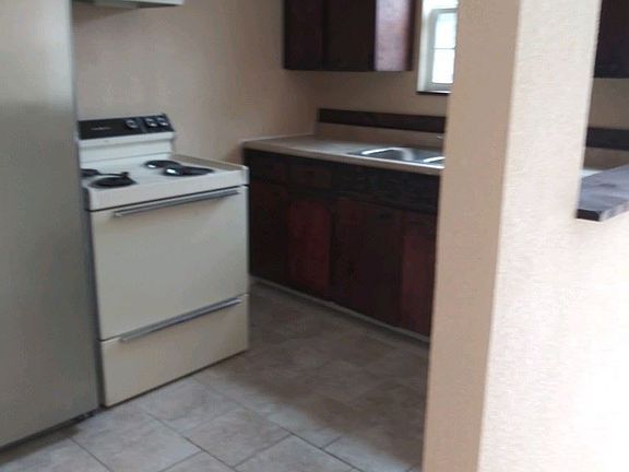 3rd image of 903 S 19th St APT A