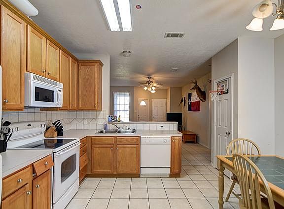 2nd image of 3528 Farah Dr