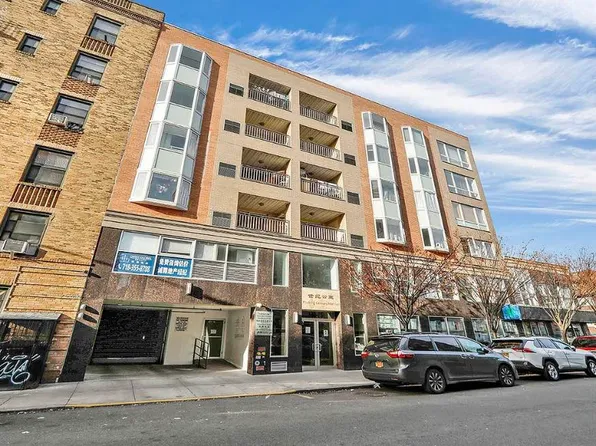 140-75 Ash Avenue image 2 of 17