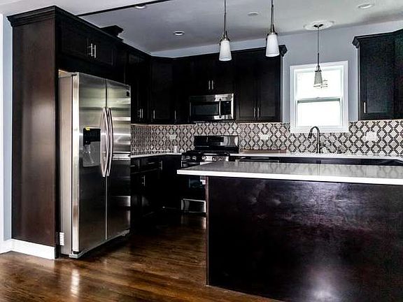 5th image of 924 N Lawler Ave