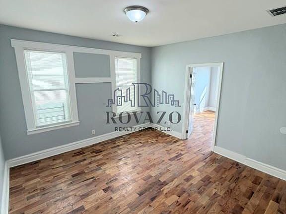 5th image of 105-107 Schley St #2R