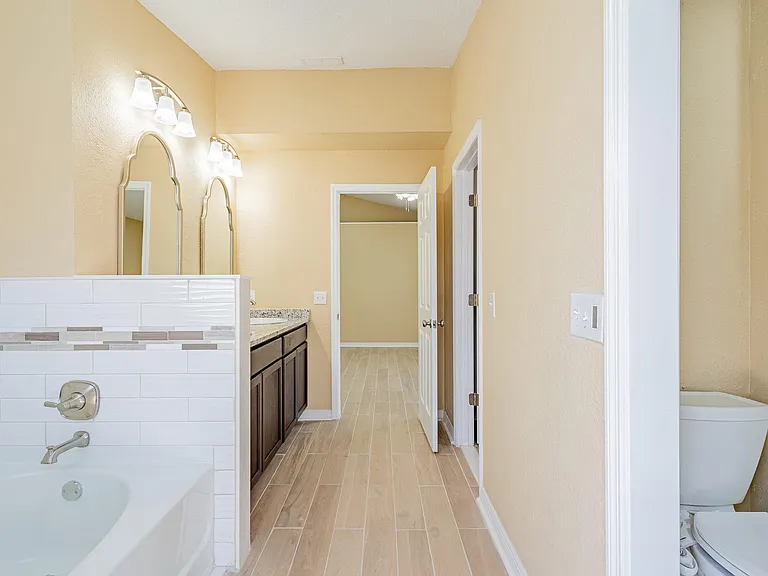 11318 Carabelee Cir — Photo 21