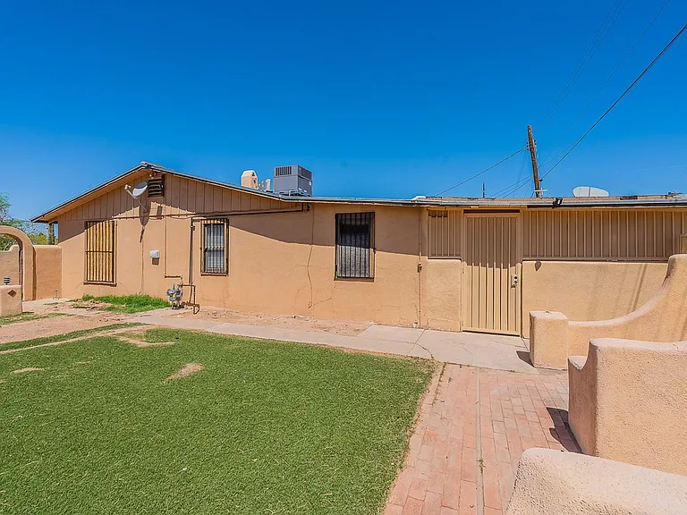 3118 N Santa Rita Ave — Photo 43