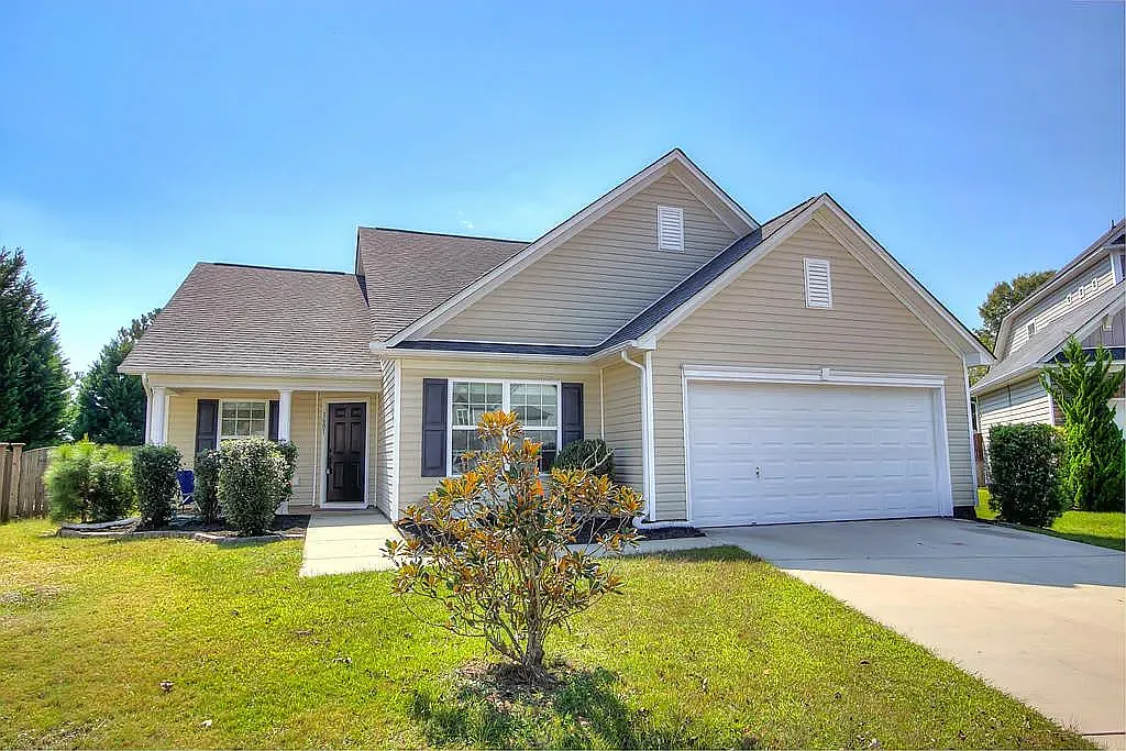 4 bed, 2.0 bath, $1,800 — Photo 2