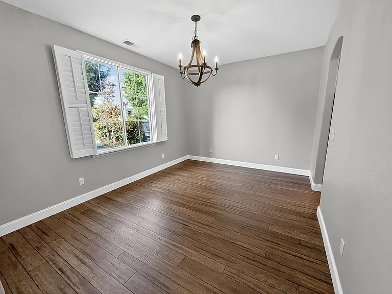 2371 Serena Ave — Photo 6