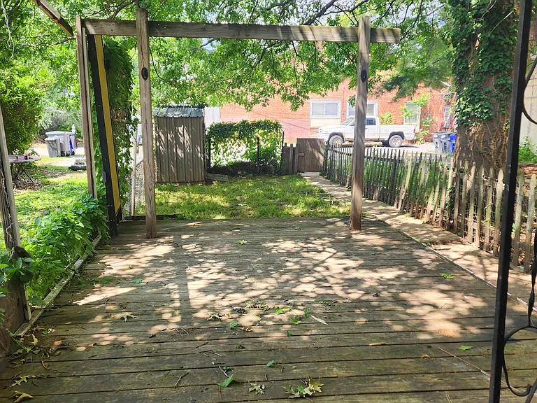 261 Beech St — Photo 3