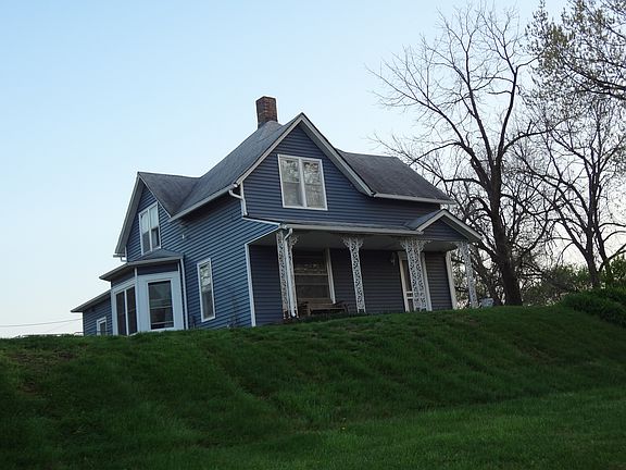 2nd image of 929 Sherman Ave
