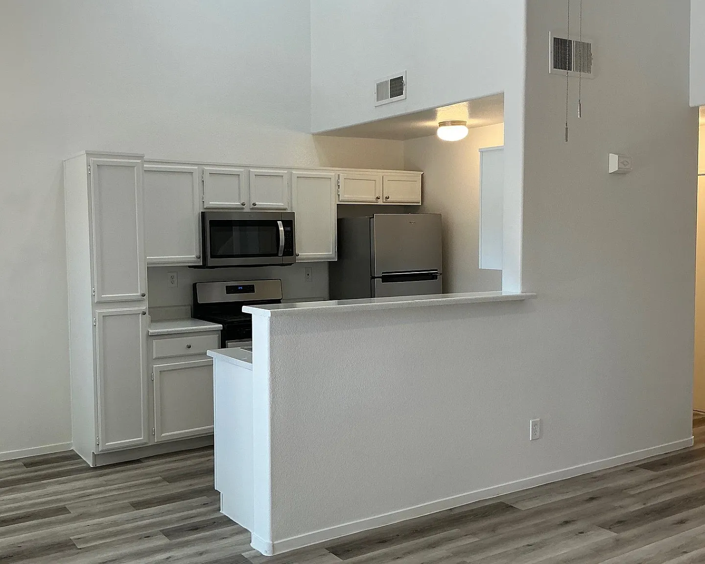 2 bed, 2.5 bath, 1020 sqft, $1,849 — Photo 2