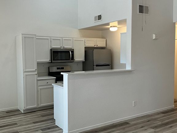 2nd image of 9518 Clare Ave