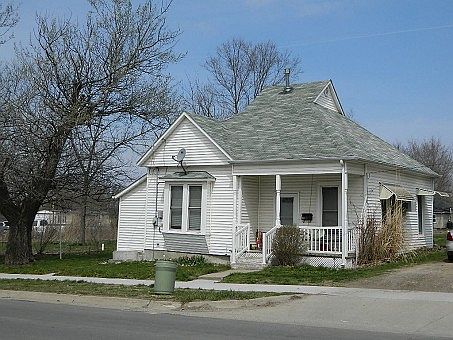 2nd image of 709 W Jackson St