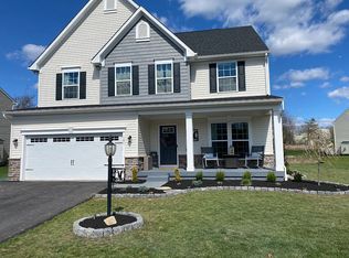 101 Heatherwood Ct, Pottstown, PA 19464