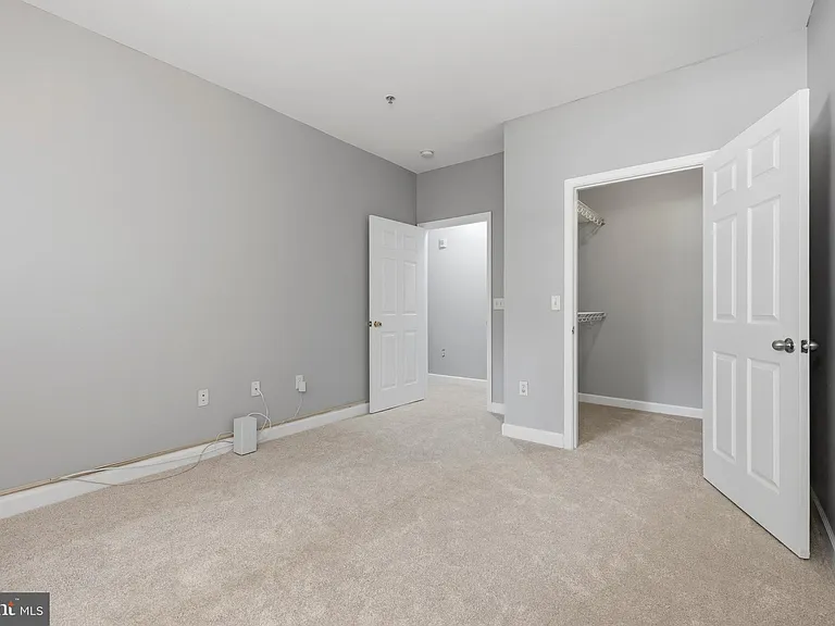 501 Hungerford Dr #144 — Photo 34
