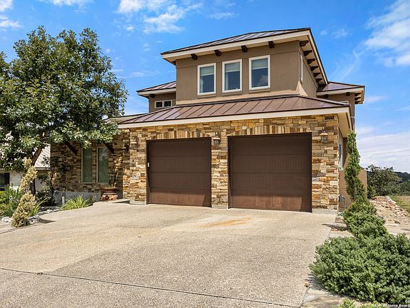 3rd image of 275 Hannah Ln