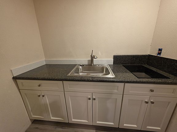 2nd image of 1567 Sutherland Ct