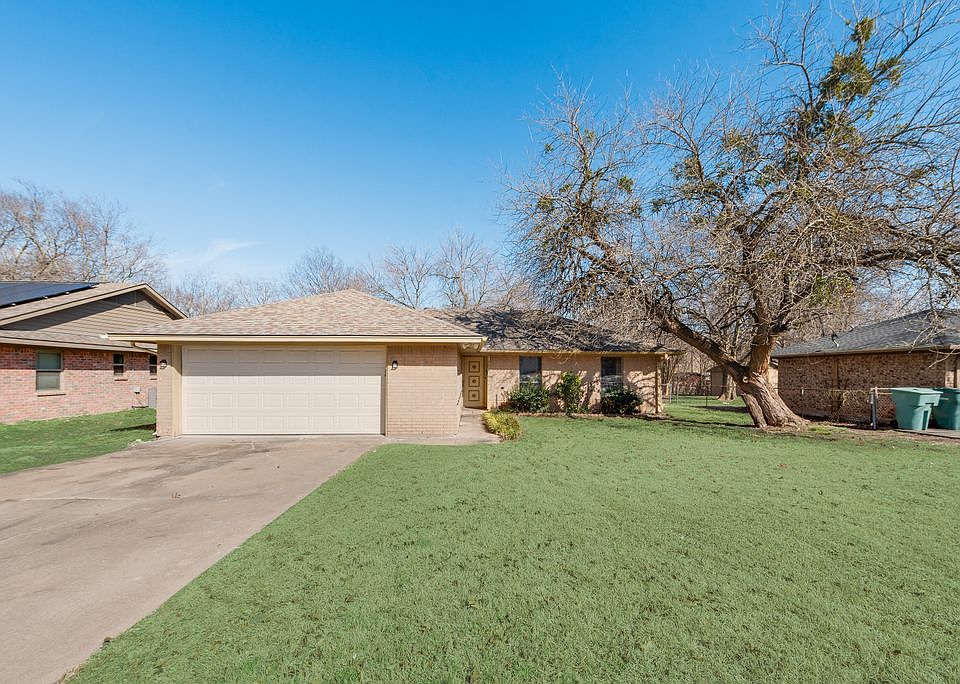 1st image of 733 Patricia Dr