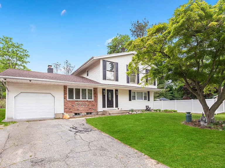 25 Adrienne Ln — Photo 19