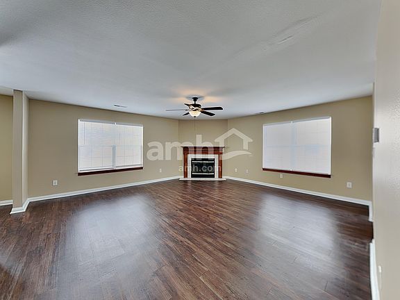 5th image of 977 Dorothy Dr