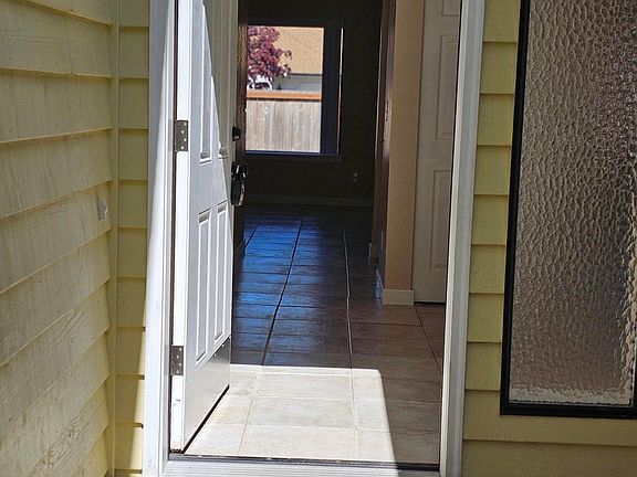 5th image of 8120 47th Ave NE #B