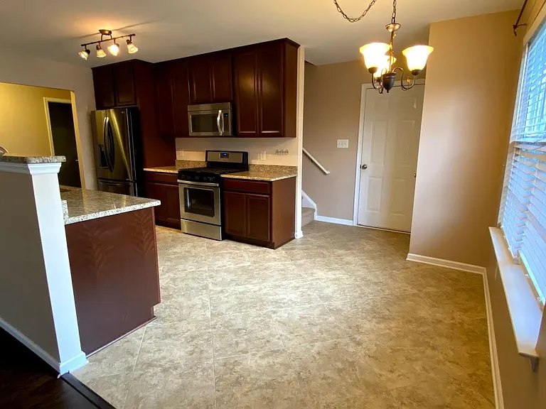 1215 Winghaven Dr NW — Photo 11