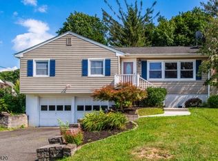 37 Park Ave, Newton Town, NJ 07860
