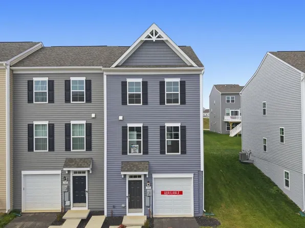 793 Lord Fairfax St, Charles Town, WV 25414