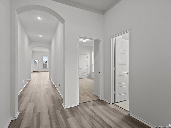 4th image of 2825 Bergamot Dr.