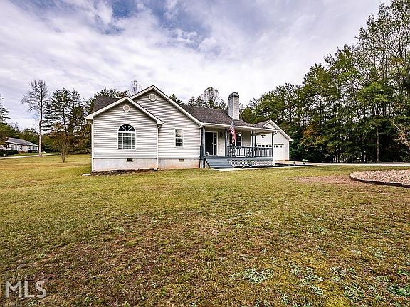 4th image of 330 Grindstone Creek Dr