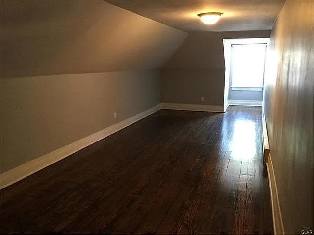 4 bed, 1800 sqft, $2,050 — Photo 4