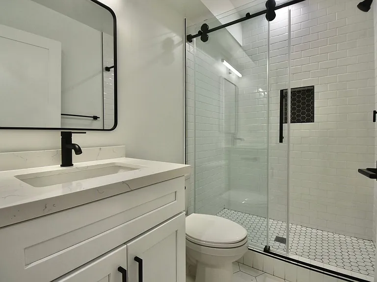 12241 Burbank Blvd — Photo 27