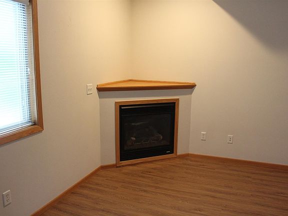 4th image of 930 23rd Avenue Pl APT 3