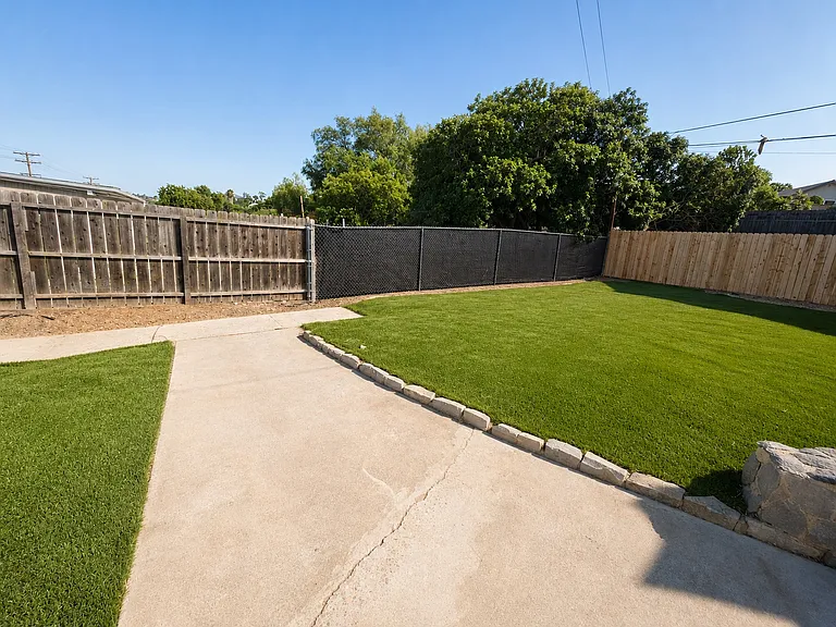 528 N Cuyamaca St N — Photo 4
